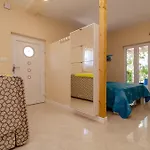 Beachfront House With Private Heated Jacuzzi And Garden Διαμέρισμα *