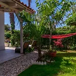 Beachfront House With Private Heated Jacuzzi And Garden *