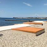 Διαμέρισμα Beachfront House With Private Heated Jacuzzi And Garden *
