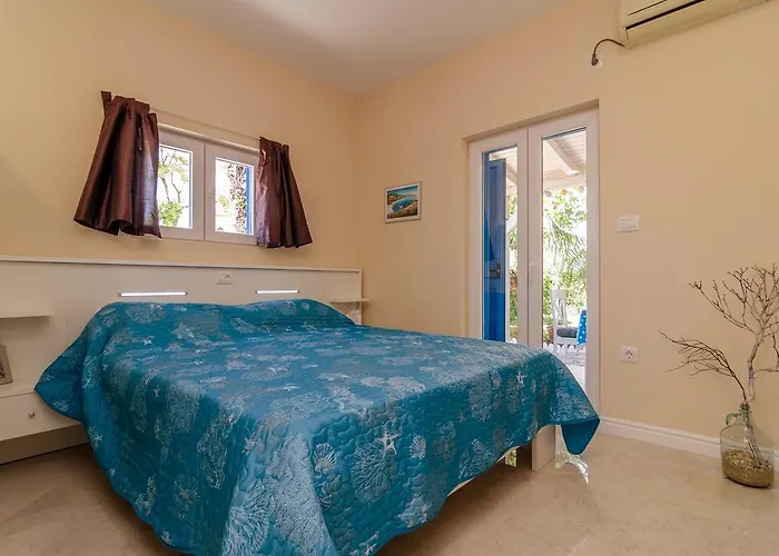Appartement Beachfront House With Private Heated Jacuzzi And Garden Zadar
