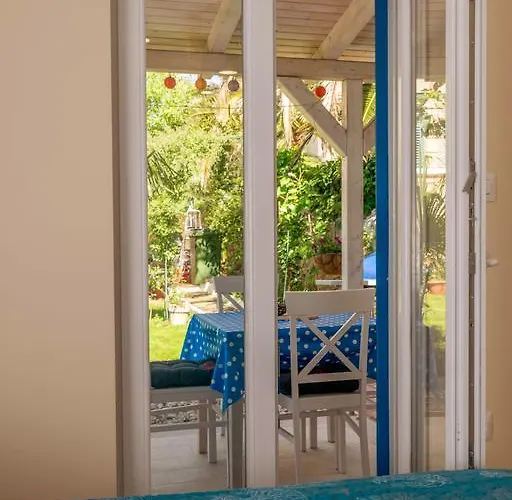 Appartement Beachfront House With Private Heated Jacuzzi And Garden