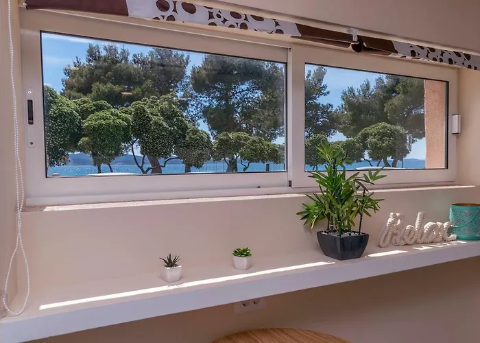 Beachfront House With Private Heated Jacuzzi And Garden Appartement Zadar