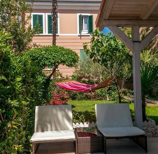 Apartment Beachfront House With Private Heated Jacuzzi And Garden Zadar