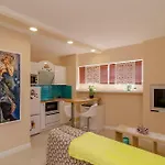 Beachfront House With Private Heated Jacuzzi And Garden 公寓 *