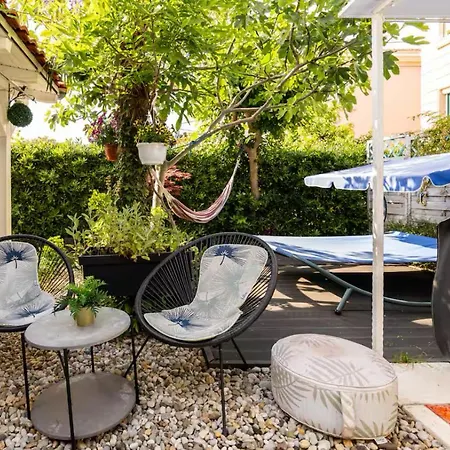 Beachfront House With Private Heated Jacuzzi And Garden *