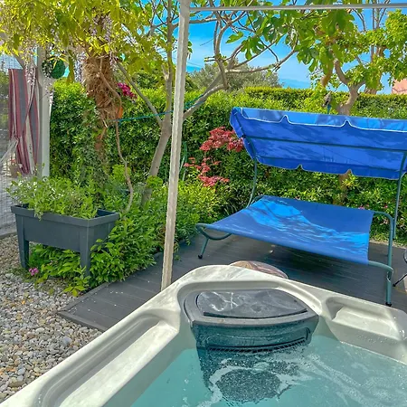 Beachfront House With Private Heated Jacuzzi And Garden * Zadar