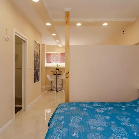 Beachfront House With Private Heated Jacuzzi And Garden *