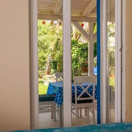 Apartment Beachfront House With Private Heated Jacuzzi And Garden