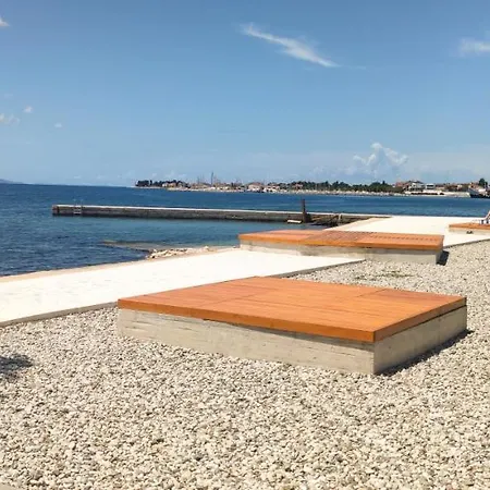 Apartment Beachfront House With Private Heated Jacuzzi And Garden *