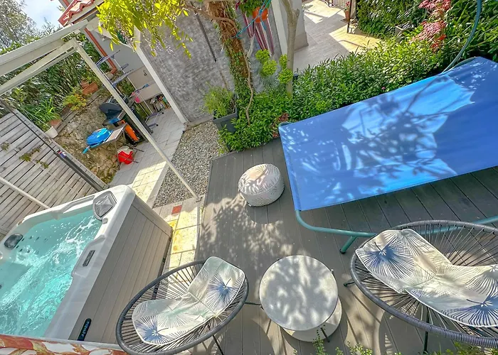 Beachfront House With Private Heated Jacuzzi And Garden Апартаменты