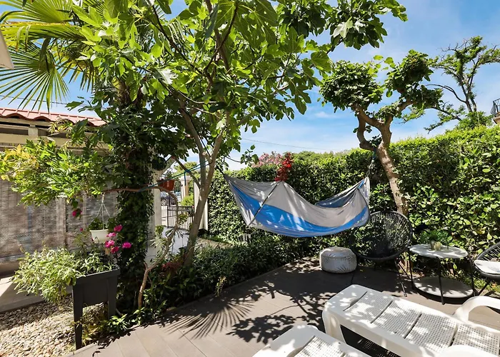 Beachfront House With Private Heated Jacuzzi And Garden Appartement