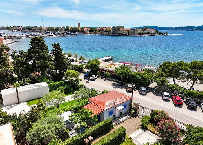 Beachfront House With Private Heated Jacuzzi And Garden Appartement *
