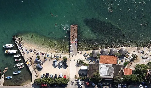 Beachfront House With Private Heated Jacuzzi And Garden * Задар